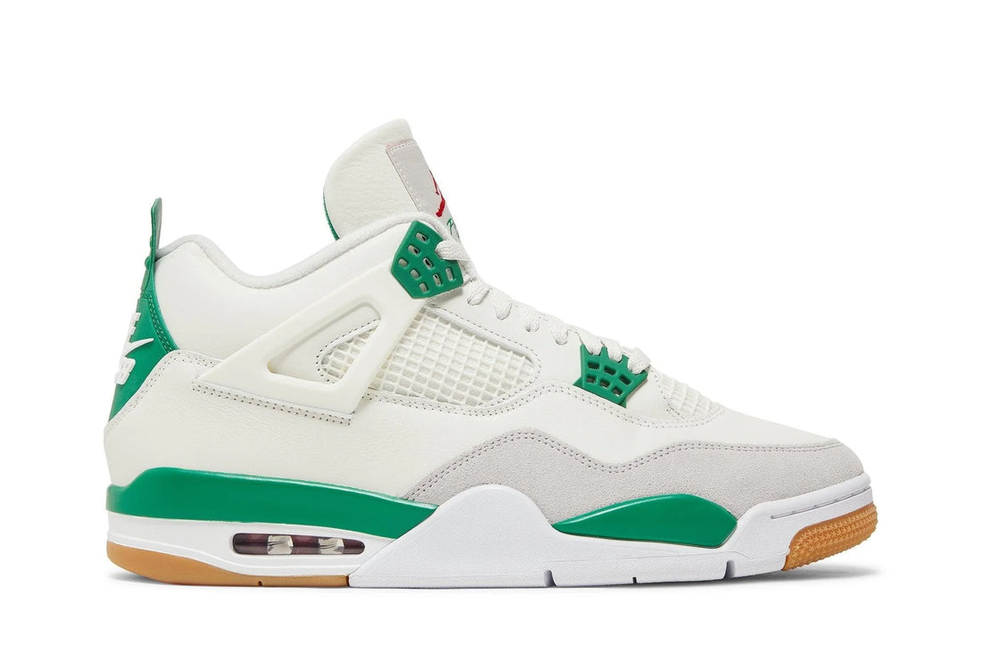 Nike SB x Air Jordan 4 Retro &